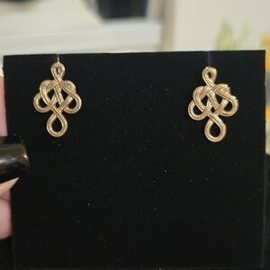 Elegant Gold Knot Earrings